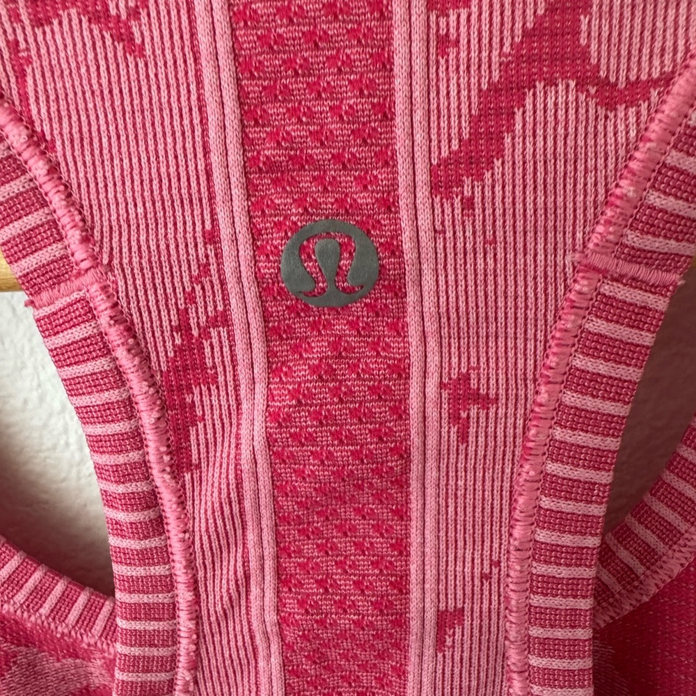 • Lululemon • Women’s Swiftly Tank Size 6 - Picture 3 of 5
